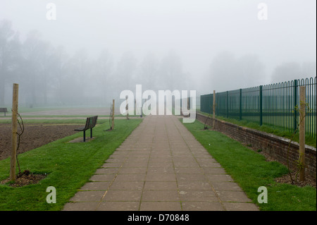 Parco nella nebbia, Brighton, Regno Unito Foto Stock