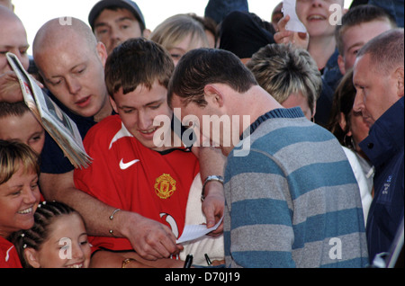 Wayne Rooney indicazioni per il Manchester United 31 Ago 2004 Foto Stock