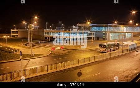 Nuovo aeroporto di Donetsk (Ucraina) di notte Foto Stock