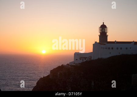 Cape St Vincent Cabo de Sao Vicente faro al tramonto vicino a Sagres Algarve Portogallo Foto Stock