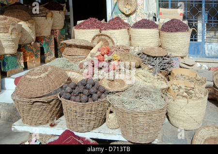 Vendita di diverse varietà di tè, il Vecchio Mercato Di Sharm el-Sheikh, Sinai, Egitto Foto Stock