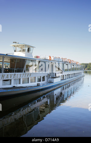 Berlino, Germania, la MS Havelstern sul Lago Tegel presso il lungomare di Greenwich Foto Stock