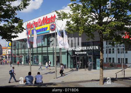 Berlino, Germania, ingresso al mall Tempelhof in porto Berlino-tempelhof Foto Stock