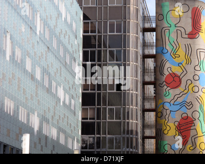 Keith Haring affresco, Neker-Enfants Malades Hospital,Università di Parigi,Francia,primo ospedale pediatrico nel mondo Foto Stock