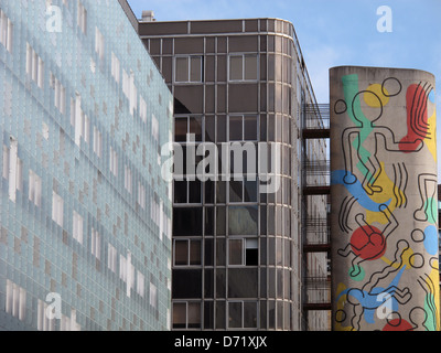 Keith Haring affresco, Neker-Enfants Malades Hospital,Università di Parigi,Francia,primo ospedale pediatrico nel mondo Foto Stock