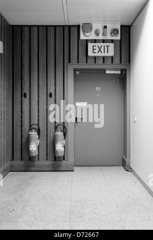 Berlino, Germania, Abhoerstation U.S. Esercito, una porta con il segno uscire Foto Stock