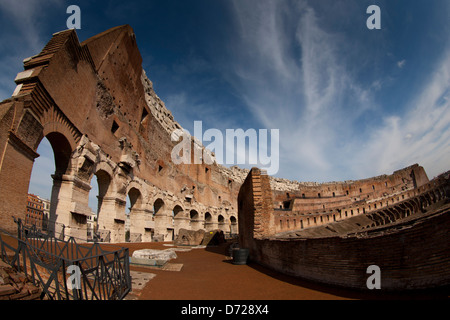 Il Colosseo o il Colosseo, noto anche come l'Anfiteatro Flavio Foto Stock