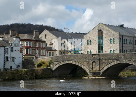 Stramongate Bridge, oltre il Fiume Kent, Kendal Cumbria, England Regno Unito Foto Stock