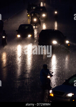 Phnom Penh, Cambogia, temporali su Sisowath Quay Foto Stock