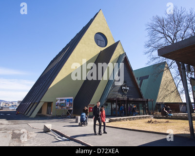 Il museo Fram in Bygdøy, Oslo Norvegia con la nave di esplorazione utilizzato da Nansen e Amundsen nelle regioni polari Foto Stock