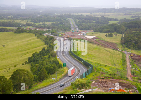 La costruzione dell'autostrada Pacific progetto stradale sulla costa est dell'australia tra Sydney e Brisbane Foto Stock