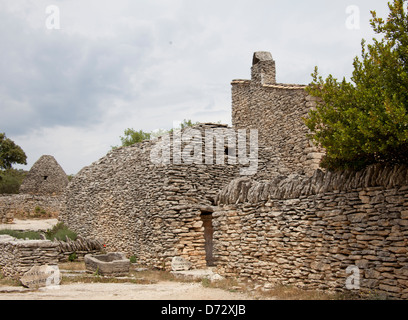 Gordes, Francia, Steinhuetten l'aria aperta Museum-Le Village des Bories- Foto Stock