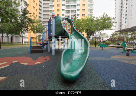 Singapore Sede pubblica Appartamenti slitta presso il parco giochi per i bambini nel quartiere Punggol Foto Stock