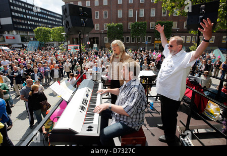 Bochum, Germania, cantare Giorno della canzone, Bochum il principale evento presso la piazza del Municipio Foto Stock