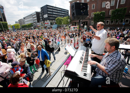 Bochum, Germania, cantare Giorno della canzone, Bochum il principale evento presso la piazza del Municipio Foto Stock