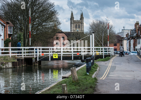 Newbury ponte girevole su Kennet and Avon canal Foto Stock