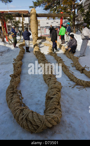Paglia corda utilizzata nel gigante rimorchiatore della guerra Festival, Daisen, Prefettura di Akita, Giappone Foto Stock