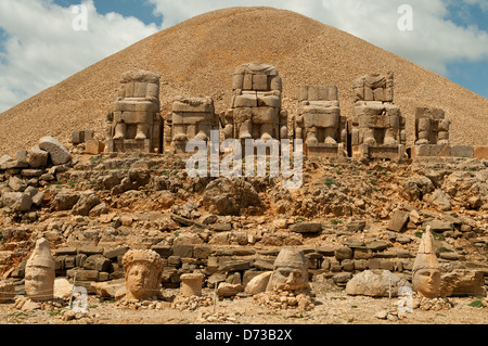 Statue di pietra a Nemrut Dagi, vicino Adiyaman, Turchia Foto Stock