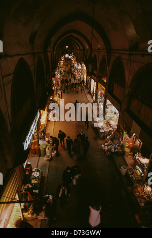 Il Bazaar delle Spezie egiziano di istanbul come visto da sopra. Foto Stock