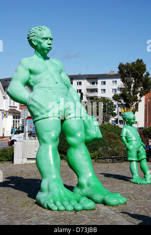 Westerland, Germania, figure intitolato i viaggiatori giganti nel vento da Martin cloud Foto Stock