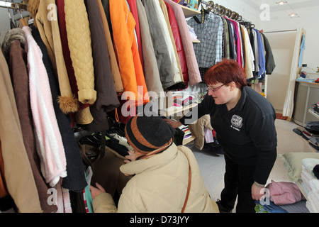Flensburg, Germania, abbigliamento femminile in ambito sociale department store di valore Foto Stock