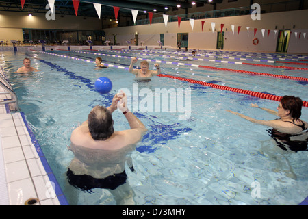 Flensburg, Germania, acqua gym in piscina Foto Stock