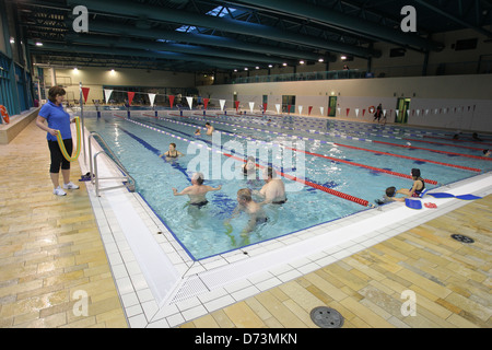 Flensburg, Germania, acqua gym in piscina Foto Stock