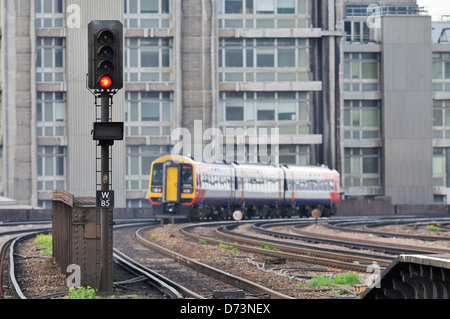 Southwest Trains treno stazione di Vauxhall Foto Stock