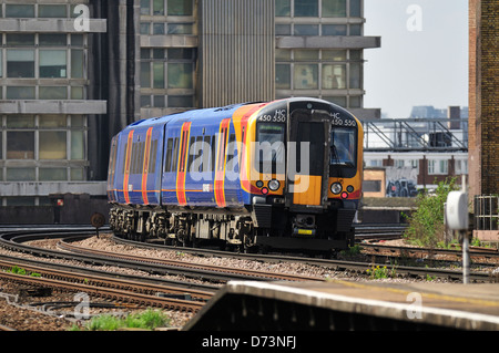 Southwest Trains treno stazione di Vauxhall Foto Stock