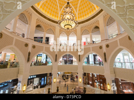 Vista del Souk atrio al centro commerciale di Dubai negli Emirati Arabi Uniti EMIRATI ARABI UNITI Foto Stock