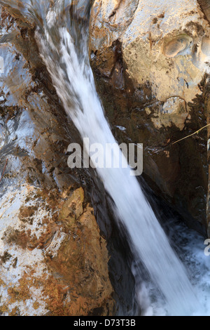 Cascata sul Nant Gwernol vicino Abergynolwyn Foto Stock