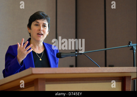 Frida Ghitis su "Prospettive sul Medio Oriente". 2013 Teach-In su Israele, ospitato da "l'Israele Comitato di Santa Barbara Foto Stock