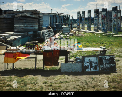 Berlino, Germania, Andenkenverkaeufer sulla Leipziger Platz Foto Stock