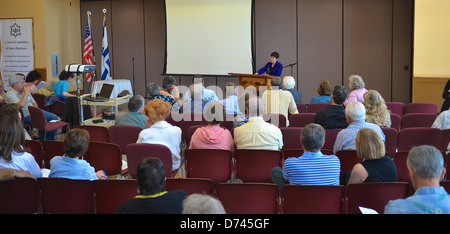 Frida Ghitis su "Prospettive sul Medio Oriente". 2013 Teach-In su Israele, ospitato da "l'Israele Comitato di Santa Barbara Foto Stock