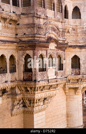 Dettagli architettonici di un fortilizio, Meherangarh Fort, Jodhpur, Rajasthan, India Foto Stock