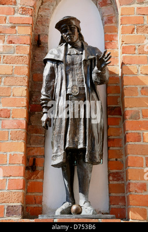 Darlowo (Ruegenwalde), duchi castello, statua, mar Baltico Pomerania, Polonia Foto Stock