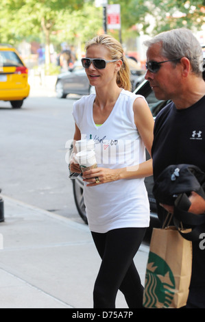 Heidi Klum torna al suo hotel dopo aver fatto qualche esercizio di New York City, Stati Uniti d'America - 22.07.11 Foto Stock