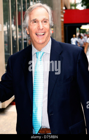 Henry Winkler lasciando ABC studios dopo che compaiono su 'Live con Regis e Kelly " New York City, Stati Uniti d'America - 13.07.11 Foto Stock