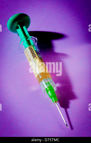 Gardasil, un vaccino contro alcuni tipi di papillomavirus umano (HPV) responsabile per il cancro cervicale e verruche genitali. Foto Stock