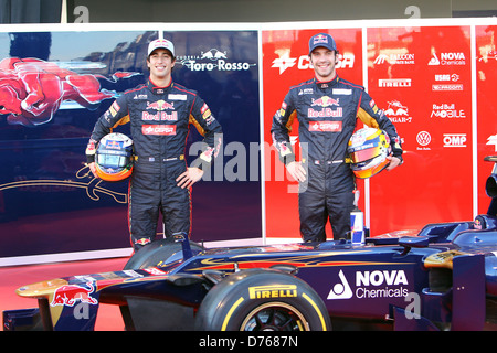 Daniel Ricciardo e Jean-Eric Vergne F1 - Formula Uno - Toro Rosso squadra di autisti e auto Toro Rosso unviel loro nuova automobile e Foto Stock