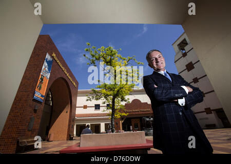 Aprile 11, 2013 - Los Angeles, California, Stati Uniti - W. Richard West Jr., il nuovo direttore del Autry Museo Nazionale del West americano, è fotografata a Autry National Center su Giovedi, Aprile 11, 2013 a Los Angeles. (Credito Immagine: © Ringo Chiu/ZUMAPRESS.com) Foto Stock