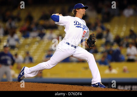 Aprile 29, 2013 - Los Angeles, CA, Stati Uniti d'America - 29 Aprile 2013 Los Angeles, CA. Los Angeles Dodgers relief pitcher Matt Guerrier (54) passi durante il Major League Baseball gioco tra i Los Angeles Dodgers e Colorado Rockies a Dodger Stadium di Los Angeles, CA. David cofano/CSM. Foto Stock