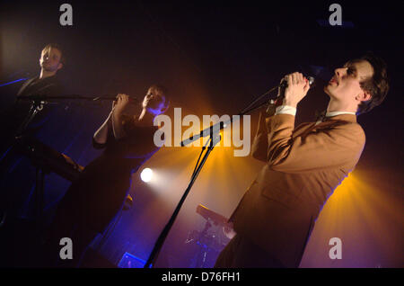 Barcellona, Spagna. 28 aprile. Banda danese Efterklang esegue in Apolo 2 Luogo di Barcellona. Credito: Fco Javier Rivas Martín/Alamy Live News Foto Stock