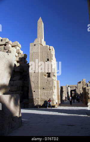 Obelisco della regina HAPSHETSUT TEMPIO DI ANUN Karnak Luxor Egitto 08 Gennaio 2013 Foto Stock