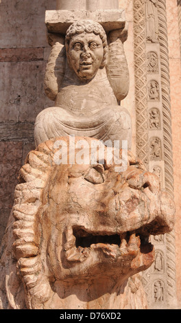 Italia Emilia Romagna Ferrara. Statua del Duomo Foto Stock