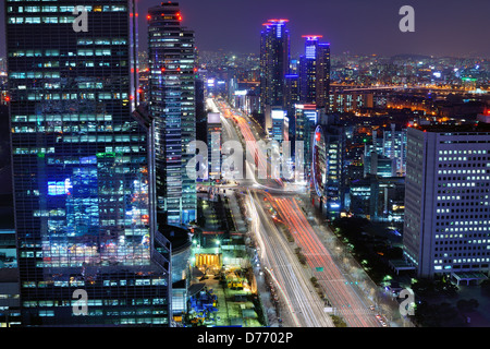 Seoul, Corea del Sud cityscape presso il quartiere di Gangnam. Foto Stock