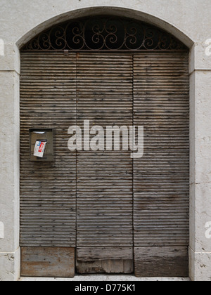 Gargnano, Italia, Hauseingangstuer villa nel quartiere di Gargnano Foto Stock