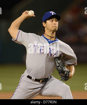 Yu Darvish (rangers), 24 aprile 2013 - MLB : Yu Darvish del Texas Rangers piazzole durante la partita di baseball contro il Los Angeles Angeli a Angel Stadium di Anaheim, California, Stati Uniti. (Foto di AFLO) Foto Stock