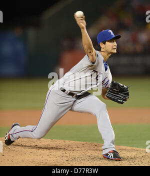 Yu Darvish (rangers), 24 aprile 2013 - MLB : Yu Darvish del Texas Rangers piazzole durante la partita di baseball contro il Los Angeles Angeli a Angel Stadium di Anaheim, California, Stati Uniti. (Foto di AFLO) Foto Stock