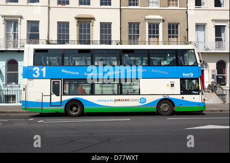 Un Dorset & South Somerset il primo autobus sul servizio 31 weymouth a axminster service Foto Stock